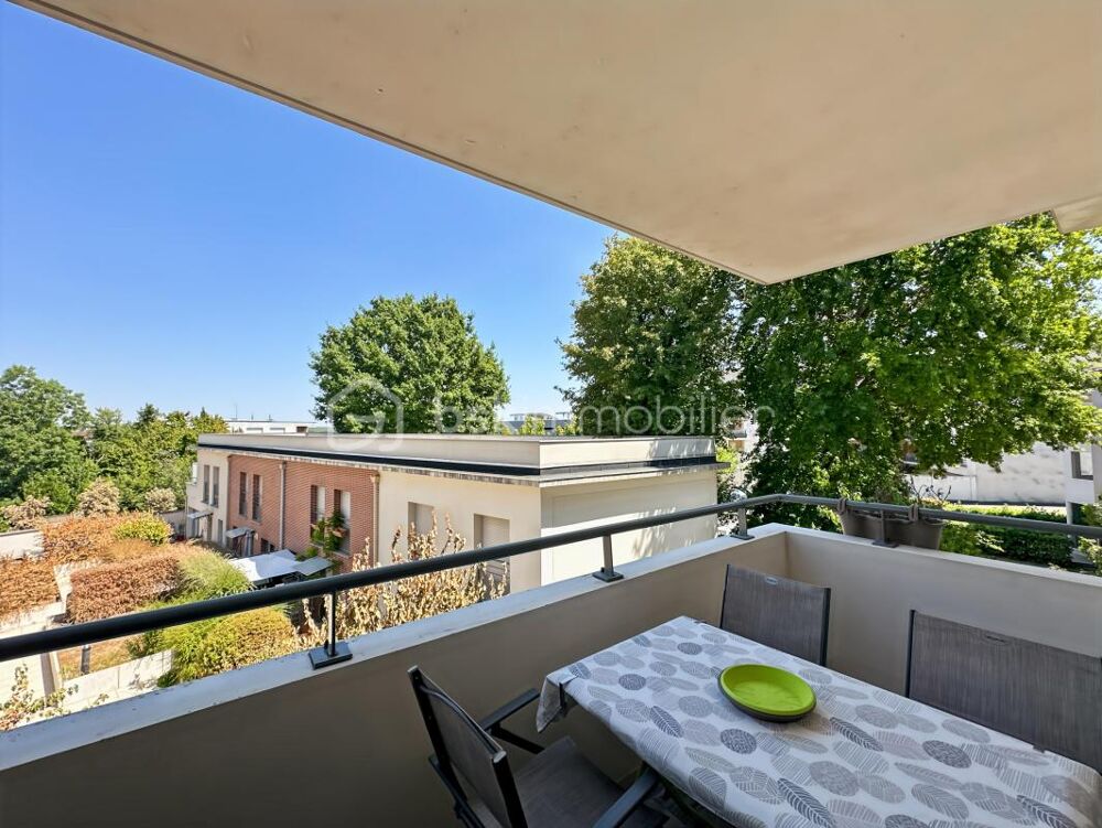 Bel appartement avec balcon et box