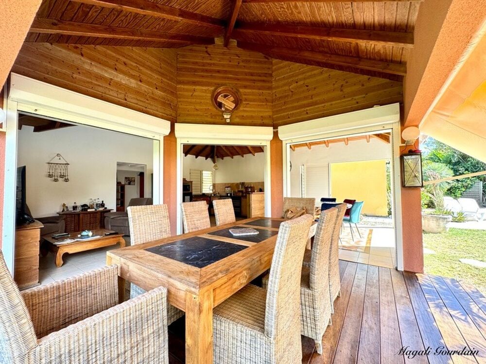 à vendre  Propriété/château Saint-François (97118)