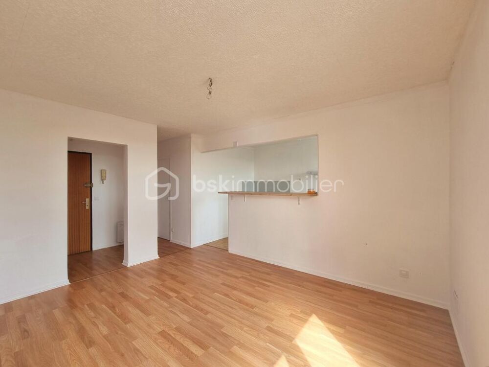 Vente Appartement APPARTEMENT_ 2 PIÈCES_ BALCON _ CAVE Gouaix