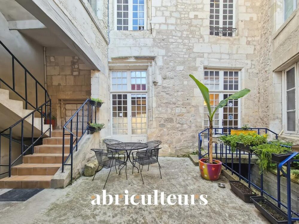 Vente Appartement Duplex de caractère avec cheminée en vente à Saintes Centre (17100) Saintes