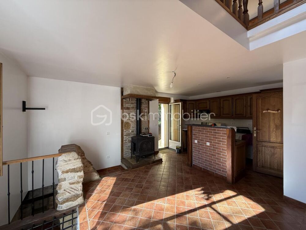Vente Maison Maison de bourg avec terrain de 766 m², garage et dépendances Sille le philippe