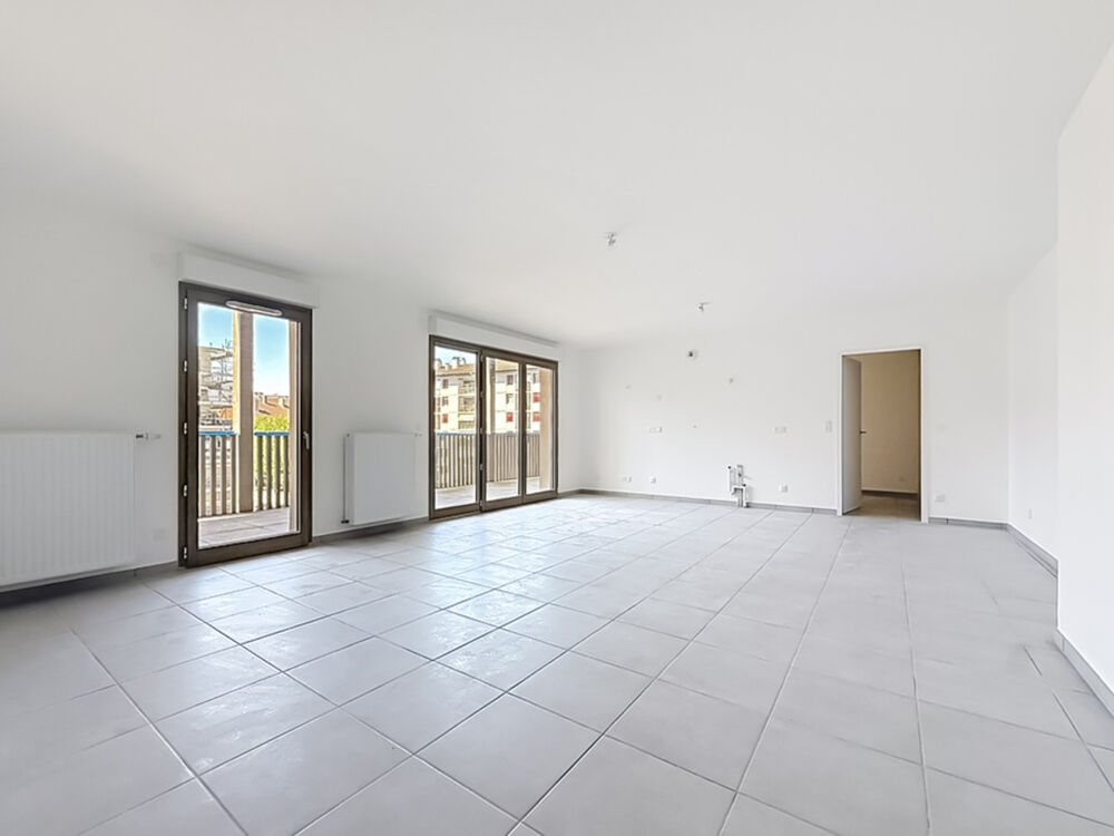 Appartement T5 116 m² dernier étage, terrasse 23 m², 2 garages ANNECY (74)