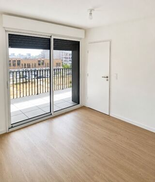 Appartement à louer 3 pièces 85 m²