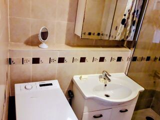  Appartement à louer 4 pièces 87 m²