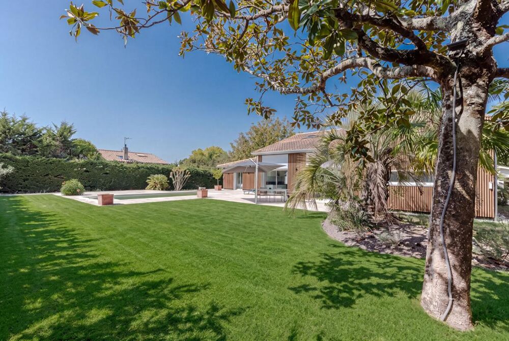 Vente Villa Villa d'architecte de 233 m2 avec piscine et jardin paysagé à Villenave d'Ornon Villenave d ornon