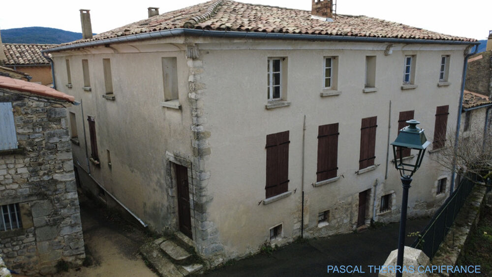 Maison de maître du XVIIe siècle à rénover - 250m2 - terrasse panoramique - 10 Pièces - 7 Chambres