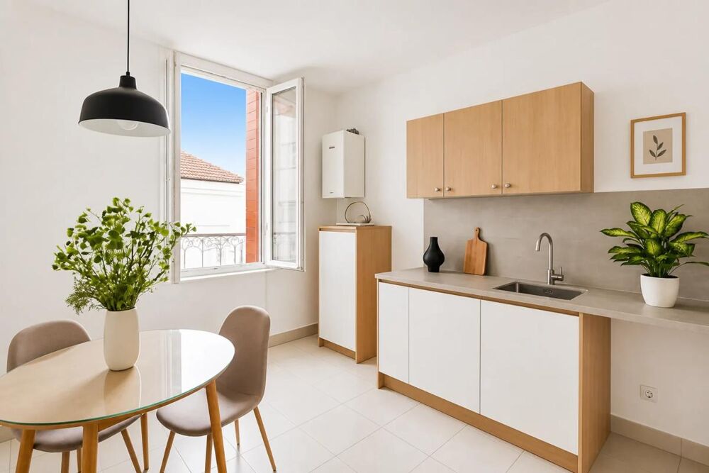 Appartement 5 pièces de 126 m² sur 3 niveaux avec balcon, jardin