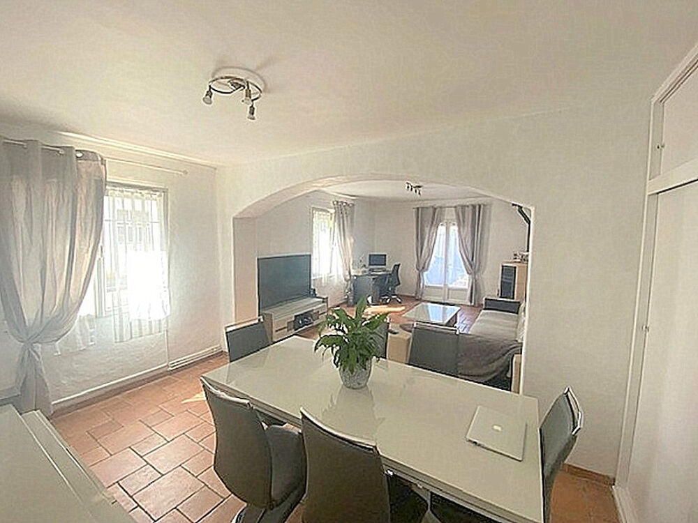 Vente Maison Maison familiale + LOCAL COMMERCIAL libre + dépendances et piscine La ronde