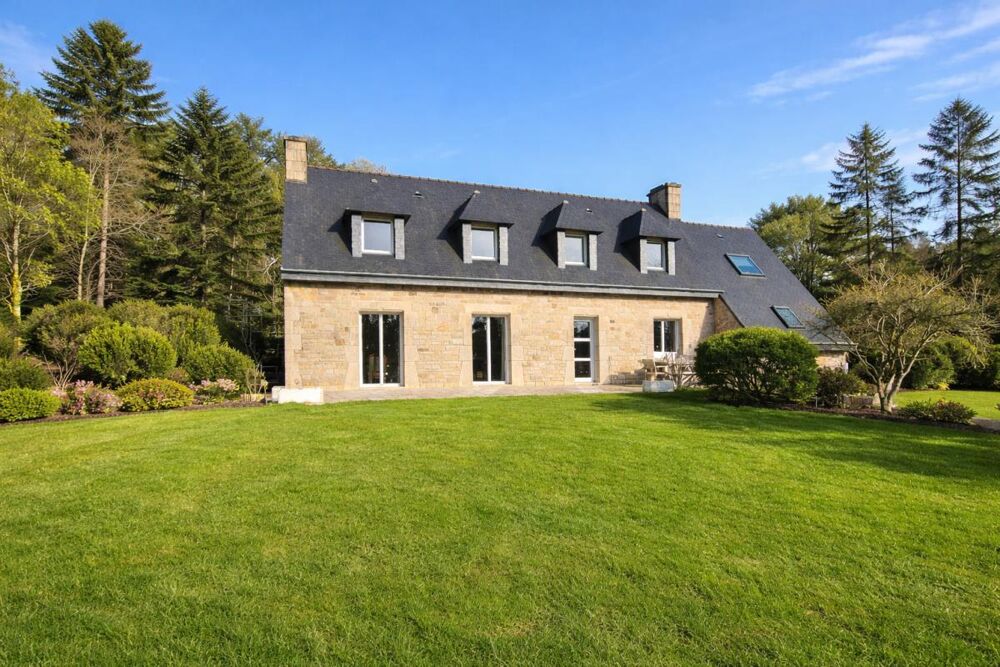 Maison de charme en pierres de 149 m2, Piscine chauffée, À 3 min de Plouay, 15 min de Lorient, Agglomération de Lorient, 25 min