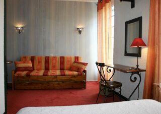  Maison à vendre 15 + pièces 576 m²