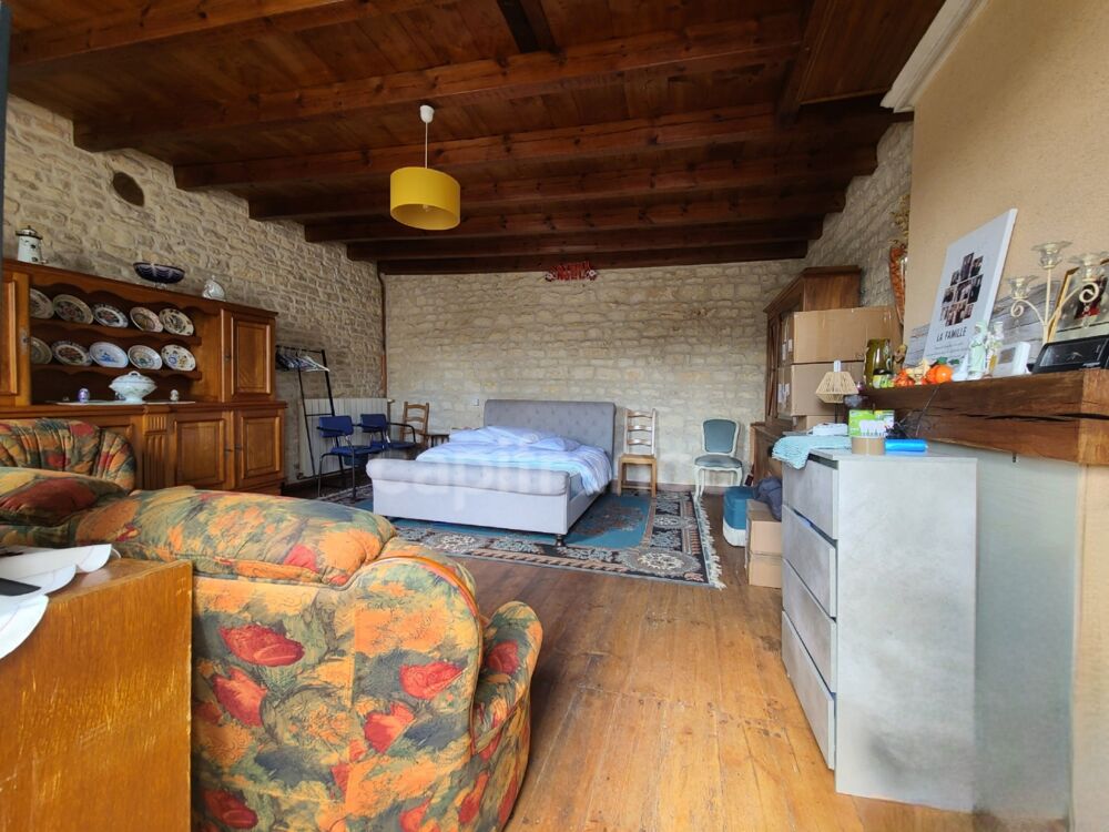 Maison Charentaise 134m² terrain 2612m² et Dépendances