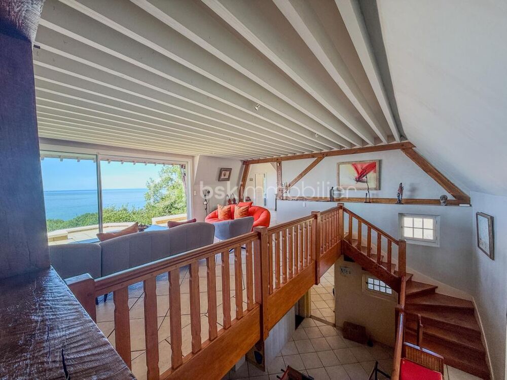 À VENDRE  Propriété avec Vue Mer à Villerville
