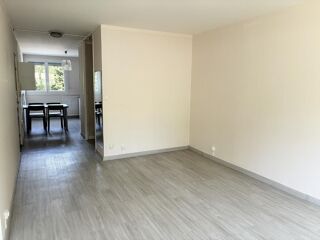  Appartement à louer 4 pièces 81 m²