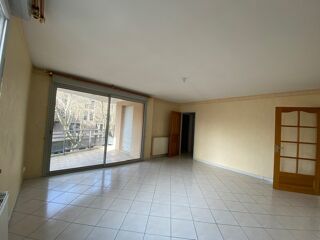  Appartement à louer 3 pièces 81 m²