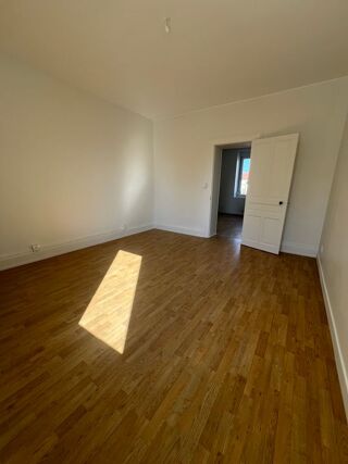  Appartement à louer 2 pièces 45 m²