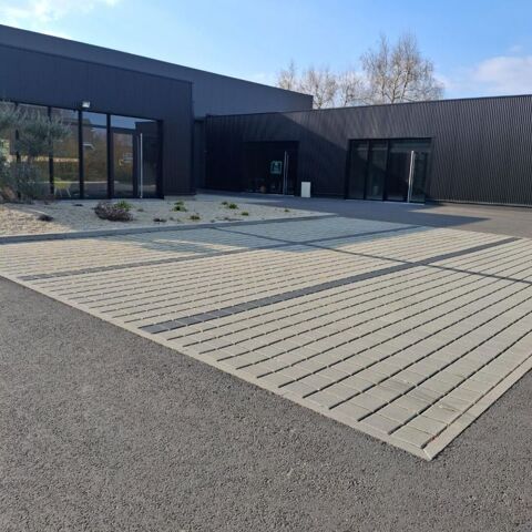 35500 VITRE - Local d'activit&eacute;  82 m&sup2; 920 35500 Vitre