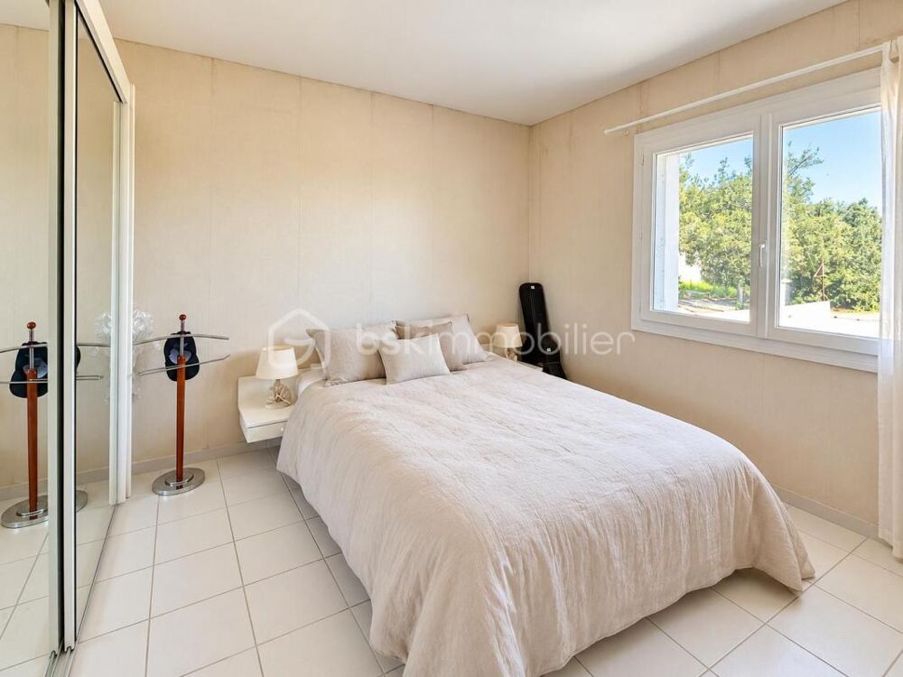 à vendre  Propriété/château La Garde (83130)