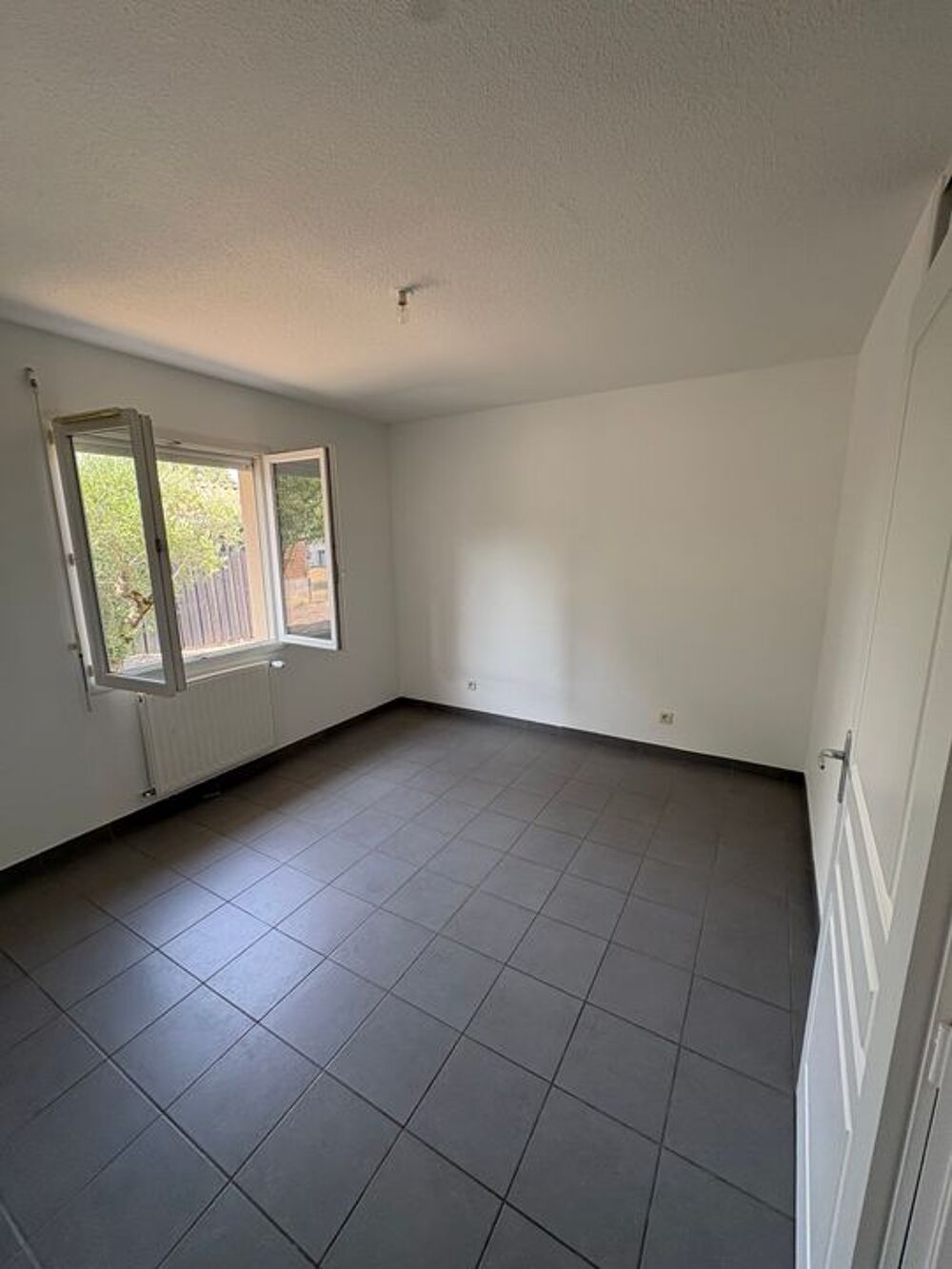 Location Maison Maison de 111m2 à louer sur Saint-Médard-d'Eyrans Saint medard d eyrans