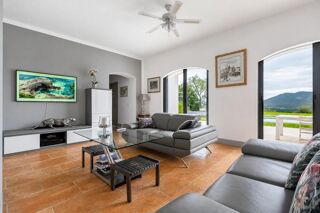 Villa à vendre 8 pièces 252 m²