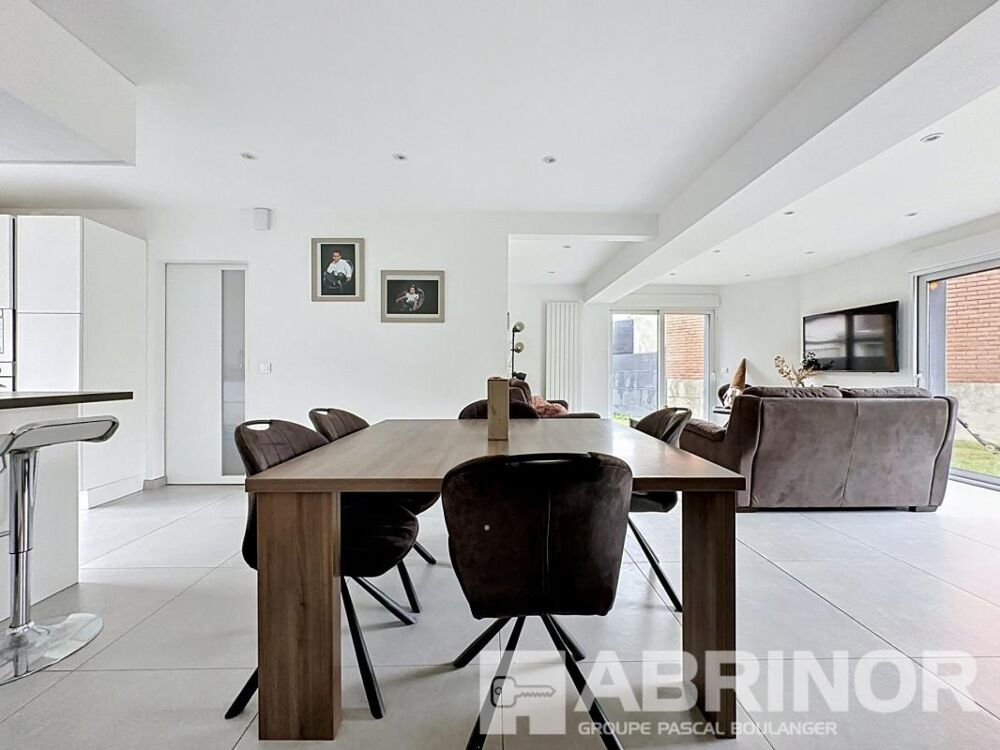 Maison individuelle - 3 chambres + bureau - jardin - garage et parking
