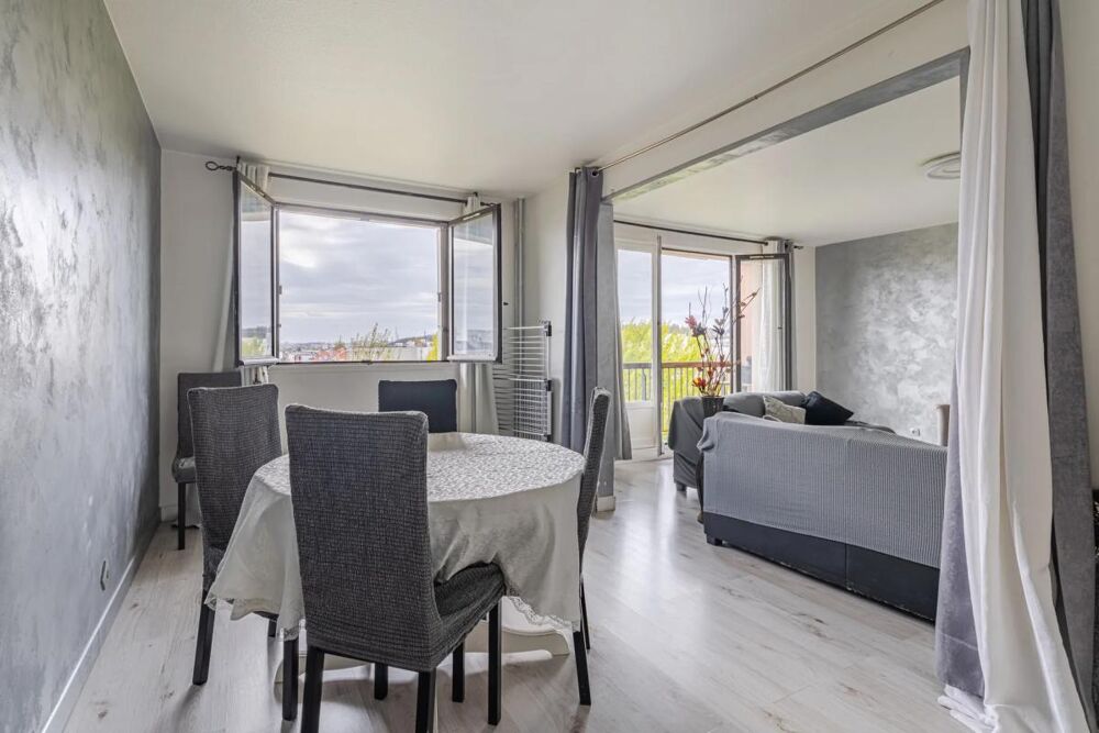 Spacieux 5 pièces avec balcon à Neuilly-sur-Marne