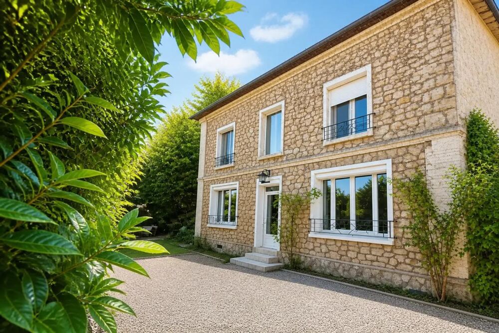 Maison meulière 143 m²+ dependance + garage et piscine