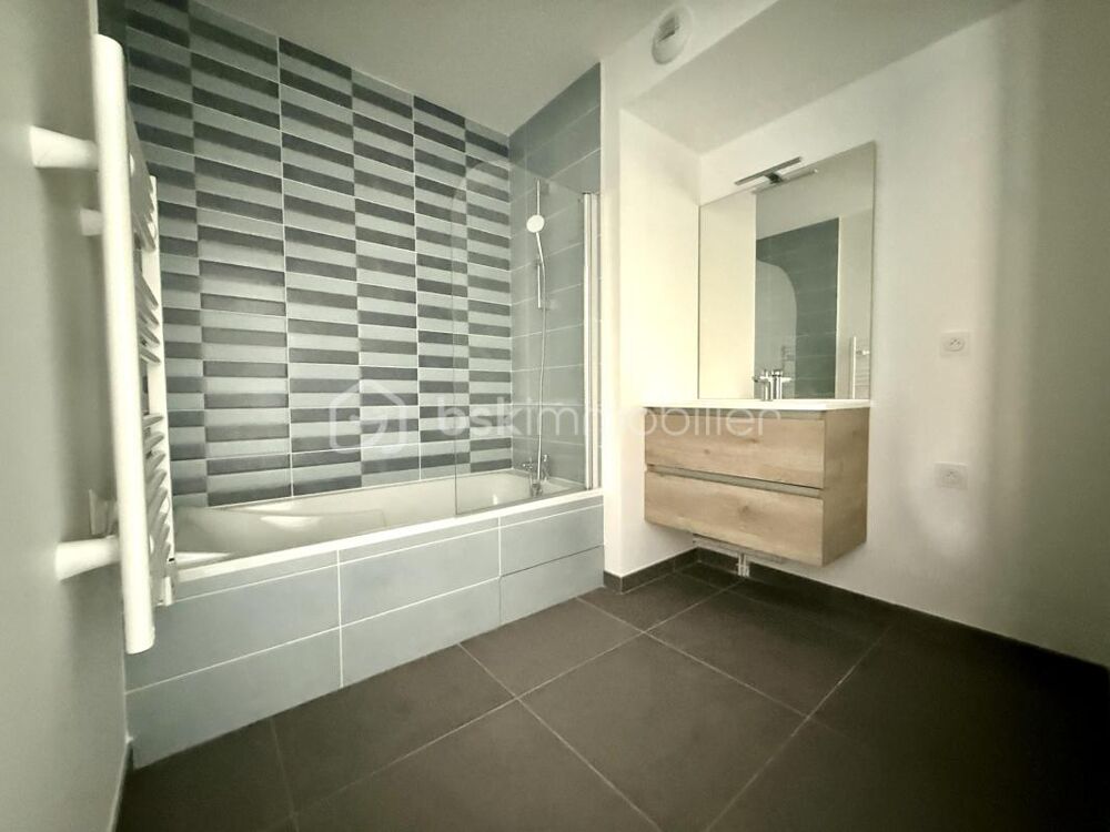 Vente Appartement GENAS HYPER CENTRE - Programme neuf livraison immédiate Genas