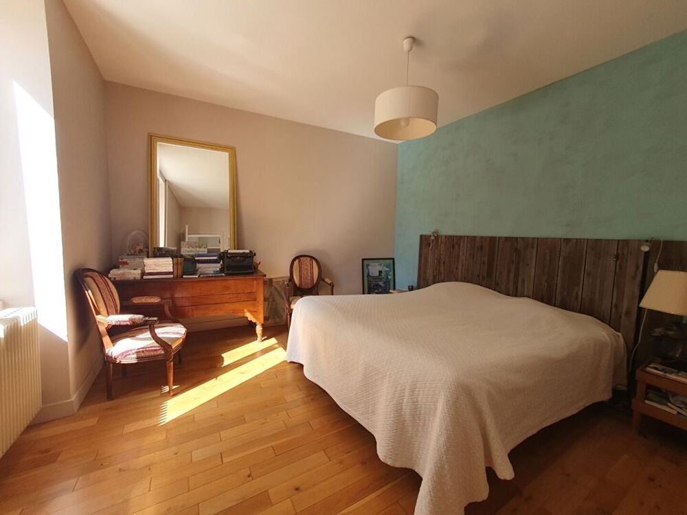 Vente Maison Maison Bourges 7 pièce(s) 180 m2 Bourges