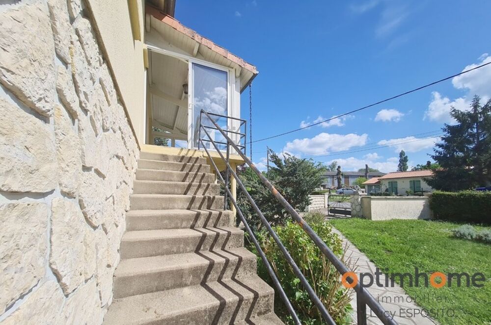 ? Charmante maison familiale avec 5 000 m² de terrain dans le paisible village dAmbernac ! ??