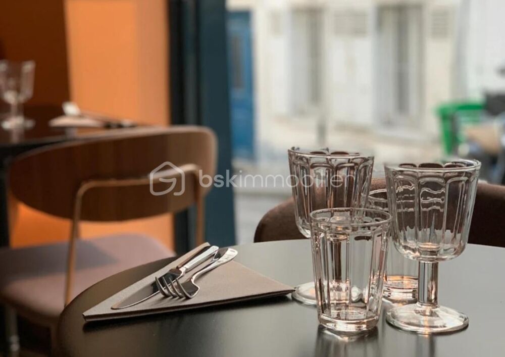   À VENDRE RESTAURANT DANS QUARTIER ANIMÉ 