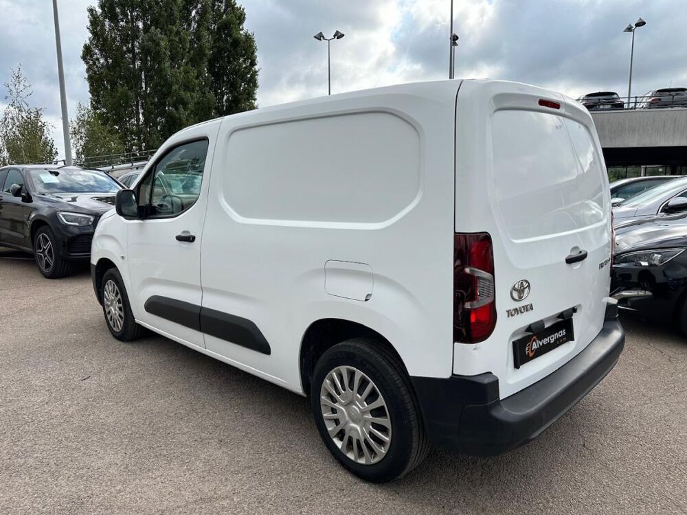 Proace FOURGON 1.5 MEDIUM 130 D-4D DYNAMIC AUTO PRIX TTC 2021 occasion 78240 Chambourcy