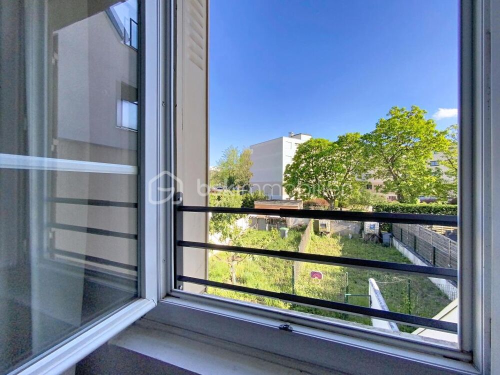 Maison F7 située à Villeparisis avec 1 pièce en sous-sol, 3 salles de bain, 1 jardin et 1 terrasse