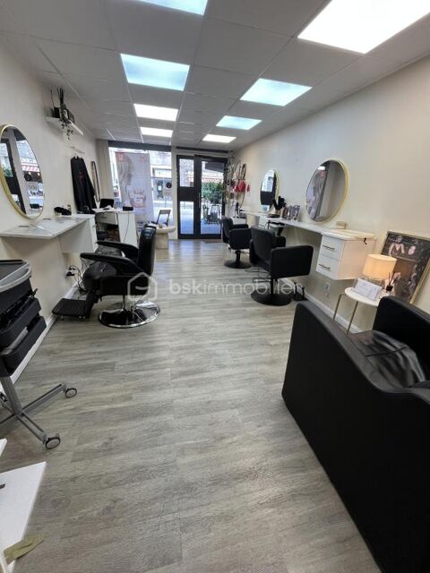   EXCLUSIVITE ! Local commercial rénové – 32 m² – Hyper centre de Morestel 