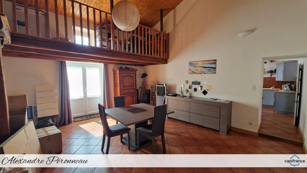 Charmante maison en pierre 170 m², 4 chambres FERRIERES (17) Garage et Piscine