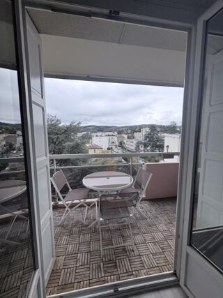  Appartement à louer 3 pièces 55 m²