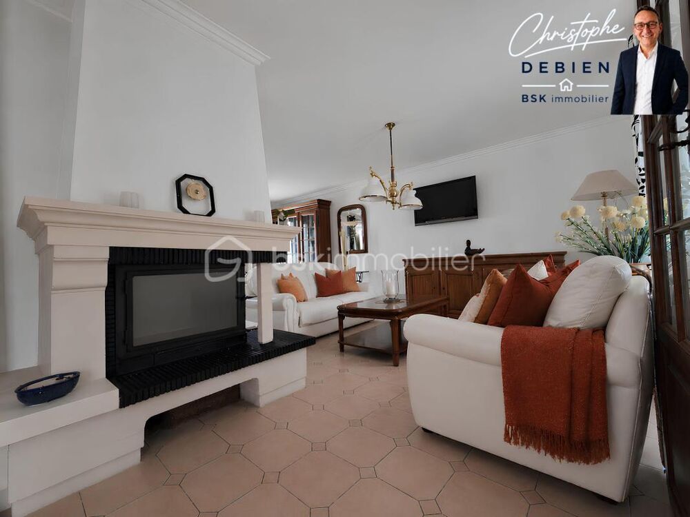MAISON FAMILIALE 4 CHAMBRES  SOUS-SOL COMPLET  TERRAIN DE 992 M²  PROCHE COMMERCES ET ÉCOLES