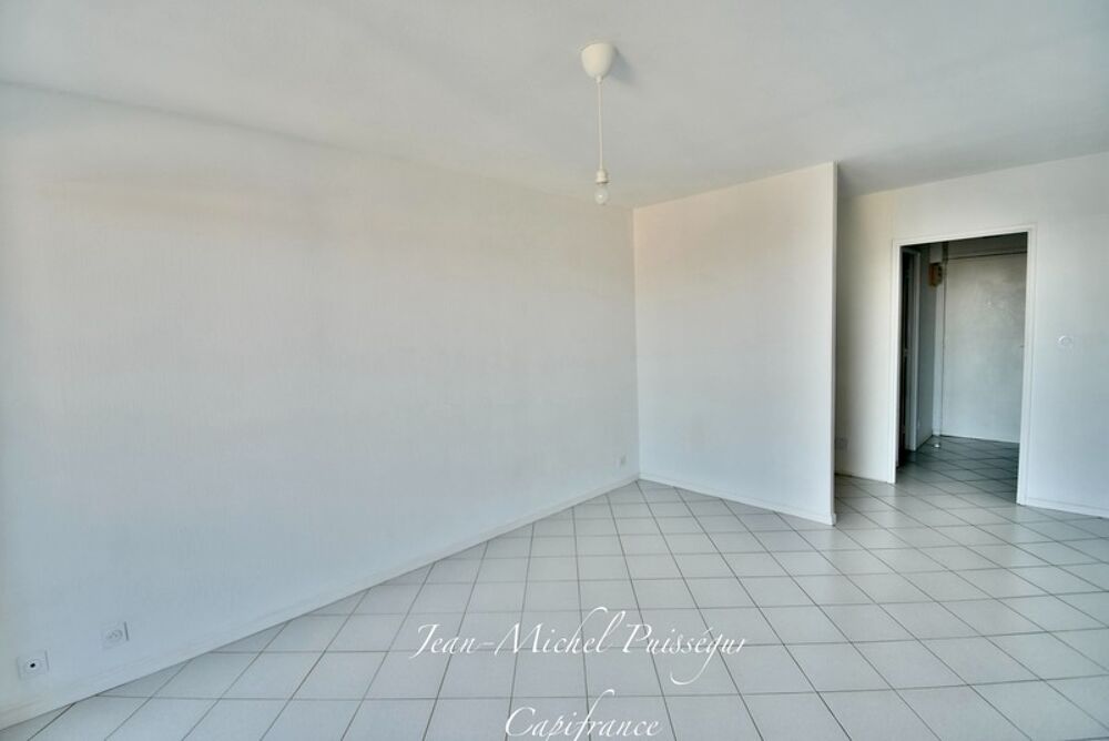Appartement à Vendre 1 pièce SAINT GAUDENS (31), Parking privatif aérien