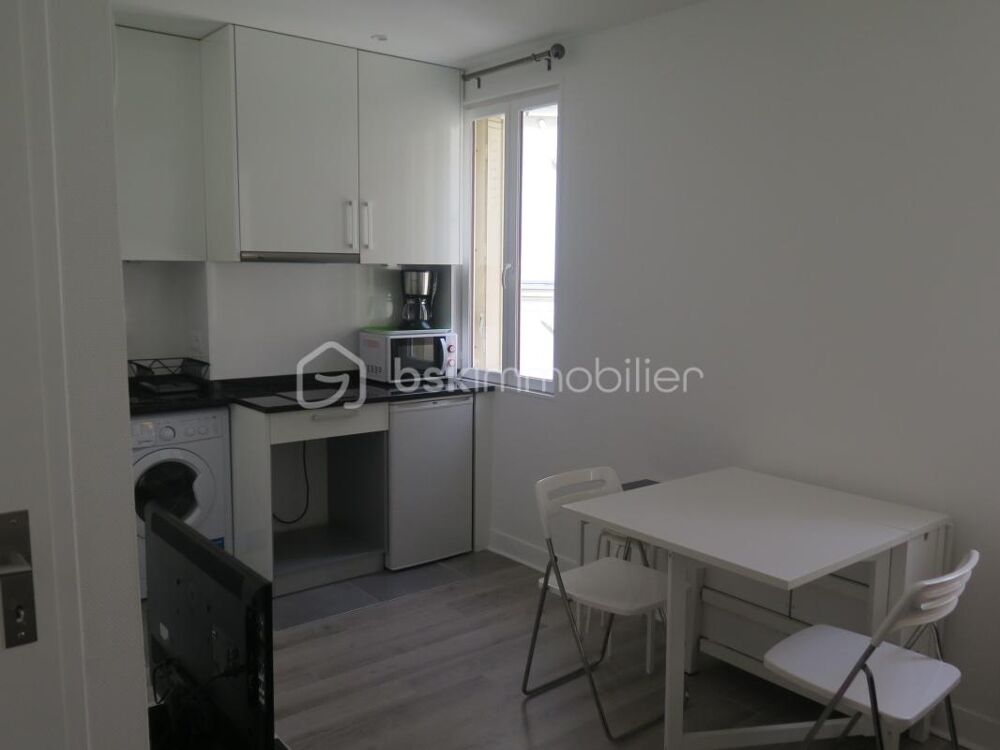 Vente Appartement PARIS 8ème – Studio meublé rénové 16 m² – Quartier Saint-Augustin – Calme & lumineux Paris 8