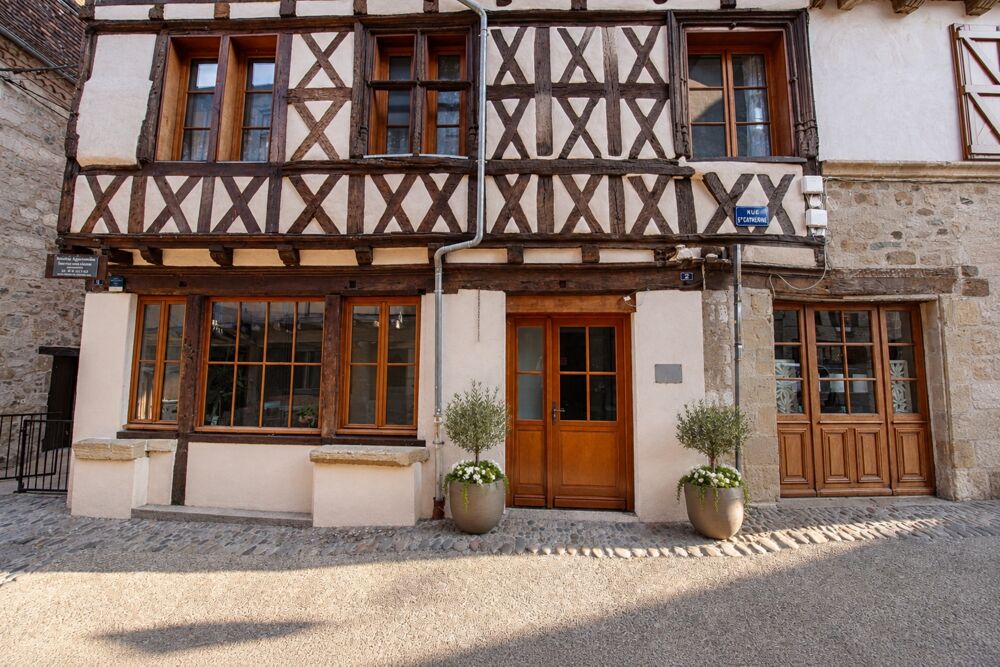 Vente Immeuble BEAULIEU-SUR-DORDOGNE – IMMEUBLE DE RAPPORT DU XVIIe SIÈCLE AU CŒUR D'UN DES PLUS BEAUX VILLAGE DE FRANCE Beaulieu sur dordogne