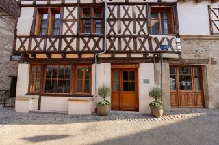 Vente Immeuble BEAULIEU-SUR-DORDOGNE – IMMEUBLE DE RAPPORT DU XVIIe SIÈCLE AU CŒUR D'UN DES PLUS BEAUX VILLAGE DE FRANCE Beaulieu sur dordogne