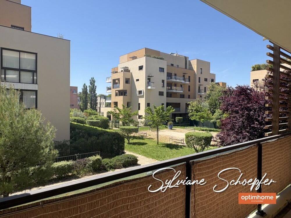 Appartement T3 rénové avec grande terrasse de 26 m²  Résidence sécurisée à deux pas du centre-ville de Montélimar