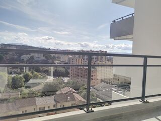  Appartement à louer 4 pièces 87 m²