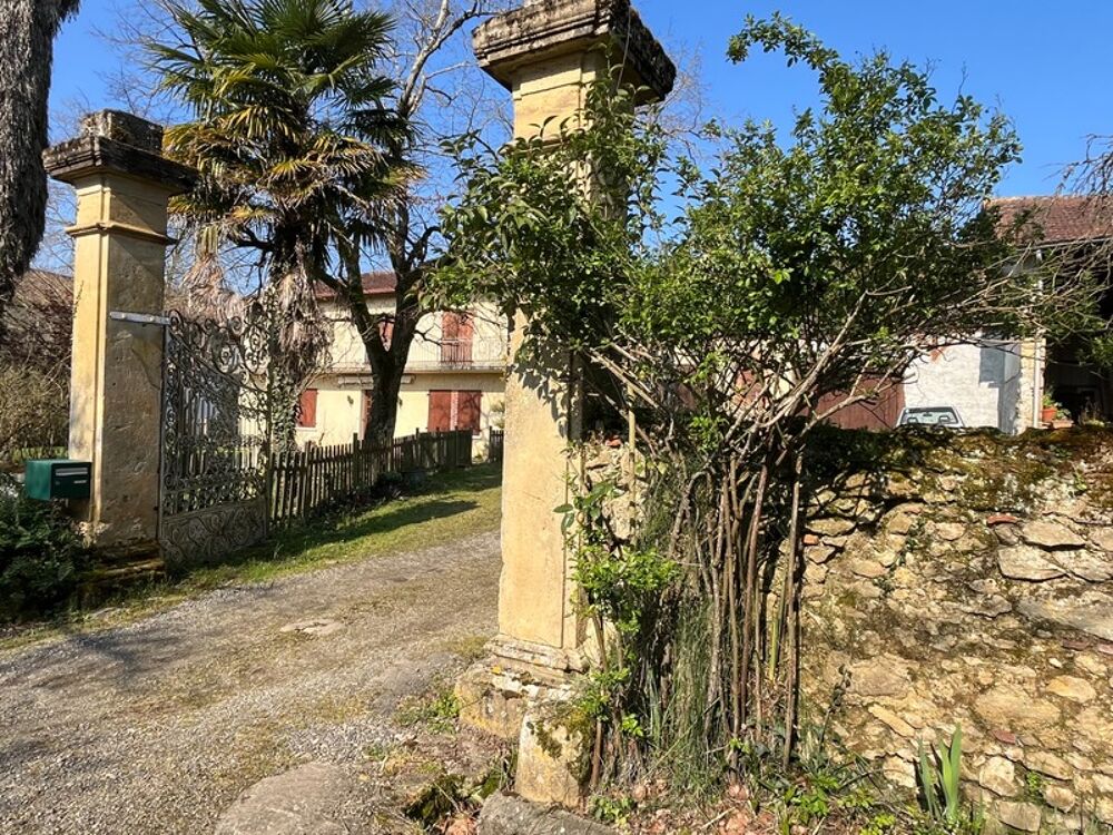 MARCIAC et PLAISANCE proches, VUE PYRENEES depuis cette BELLE MAISON DE FAMILLE 215m2, grandes dépendances , sur 1750m2 de jardi