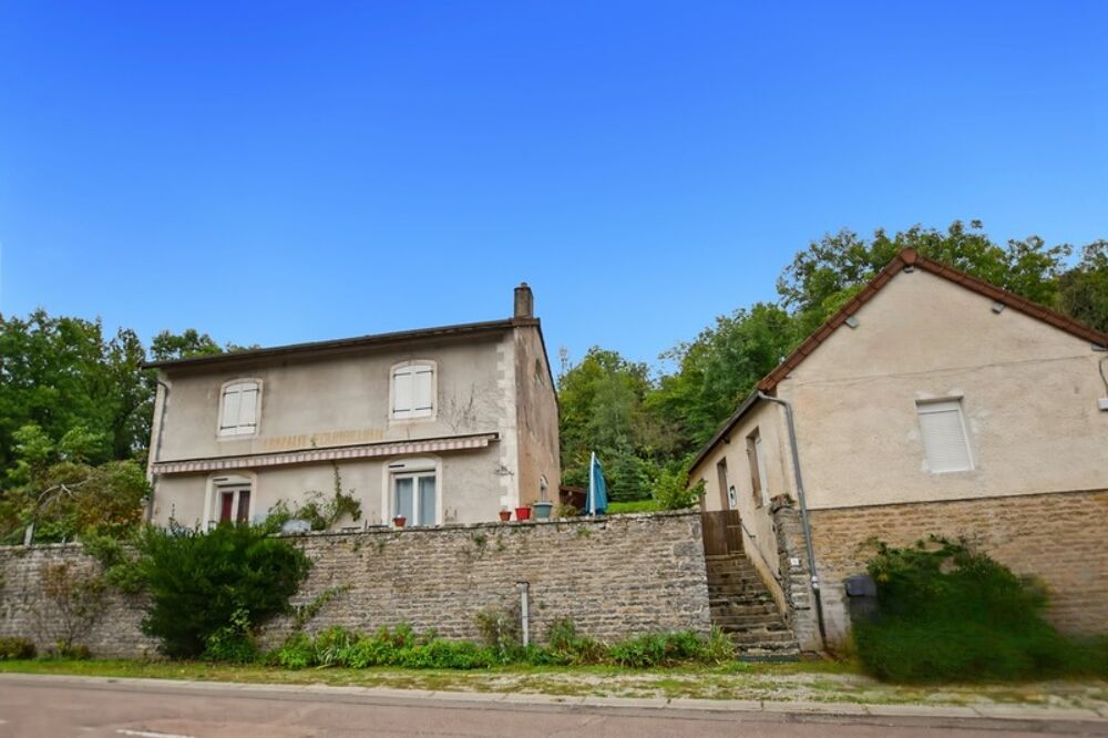 Ensemble de maisons avec 3000 m2 de terrain à Sernin du Plain