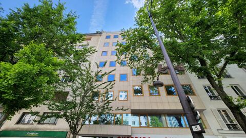   Au pied de la Place d'Italie, bureaux rénovés à louer 