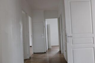  Appartement à louer 4 pièces 92 m²