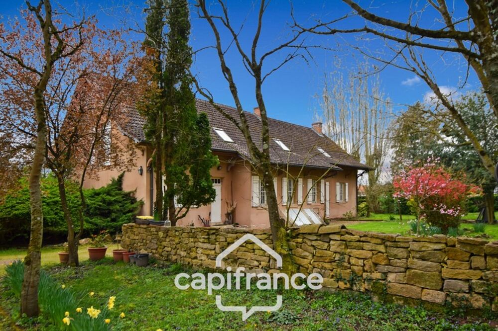 Demeure de charme au coeur de Pierre-de-Bresse, 7 pièces