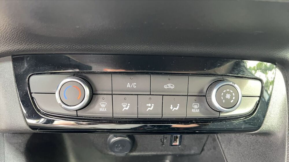 Corsa 1.2 Turbo 100 Elegance Business 2023 occasion 31340 Villemur Sur Tarn