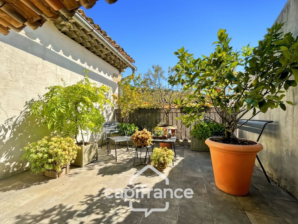 belle opportunité sur Alleins : maison de village de 102 m2 entièrement rénovée et climatisée, 2 niveaux avec 2 grandes chambres