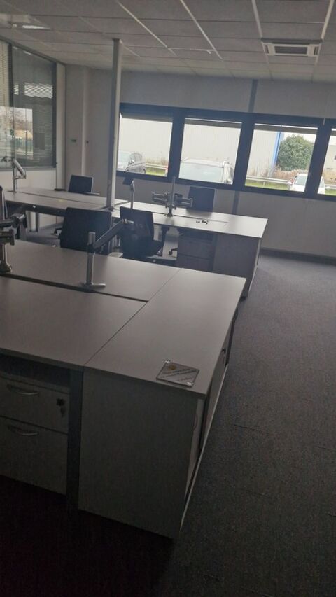 Local/bureau &agrave; louer RILLIEUX LA PAPE (69) 2110 69140 Rillieux la pape